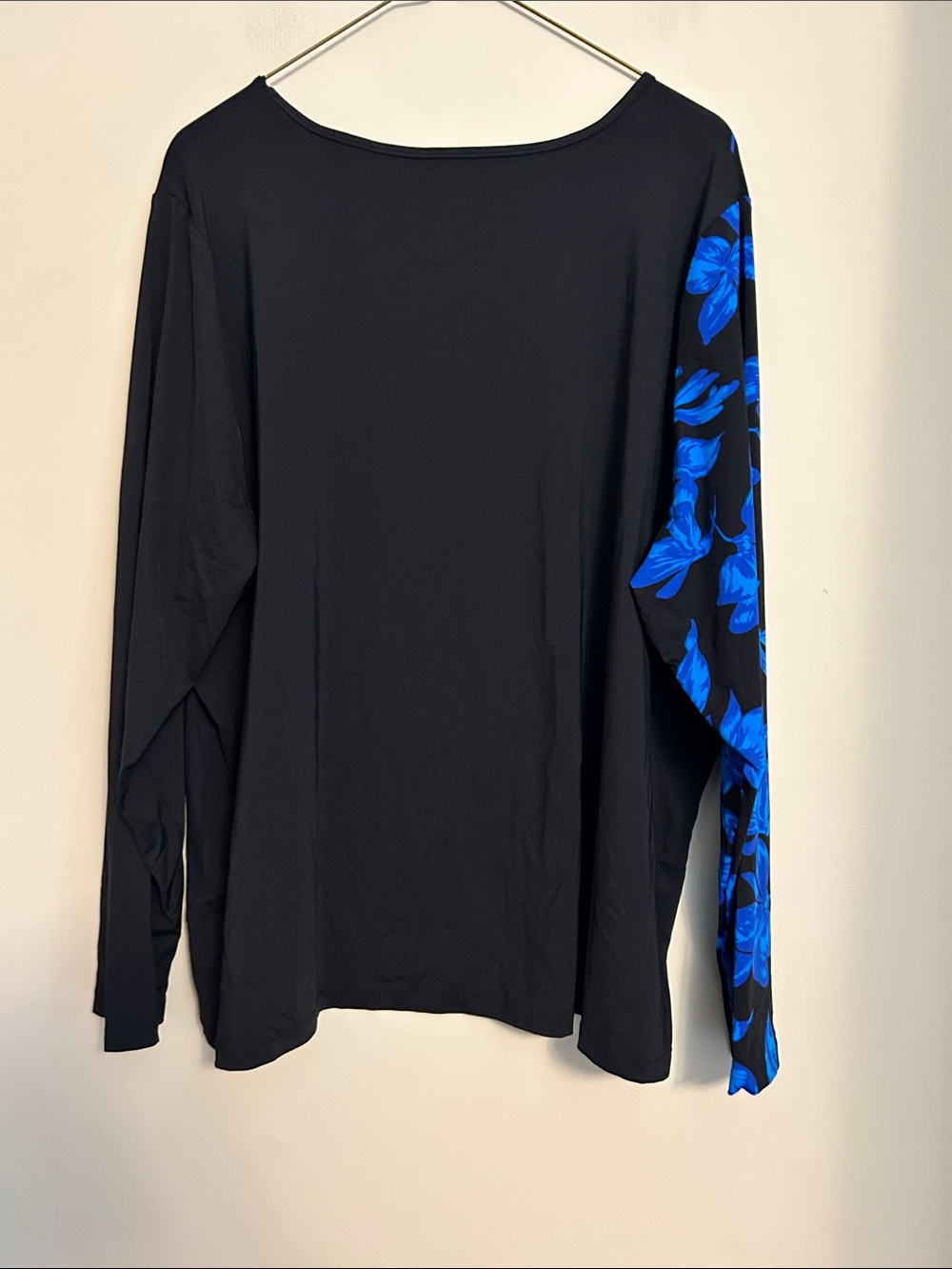 Land’s End black long sleeve pullover blue floral print nylon/spandex size 2X - Picture 5 of 6